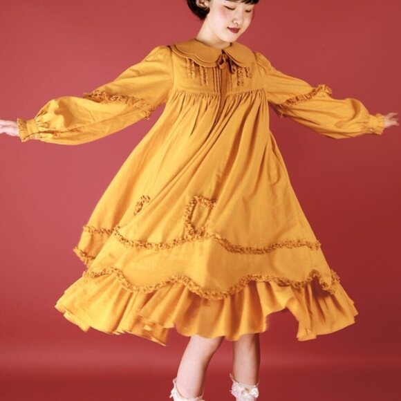 Classic Lolita Ruffled Heart Dress - Picture 1 of 8